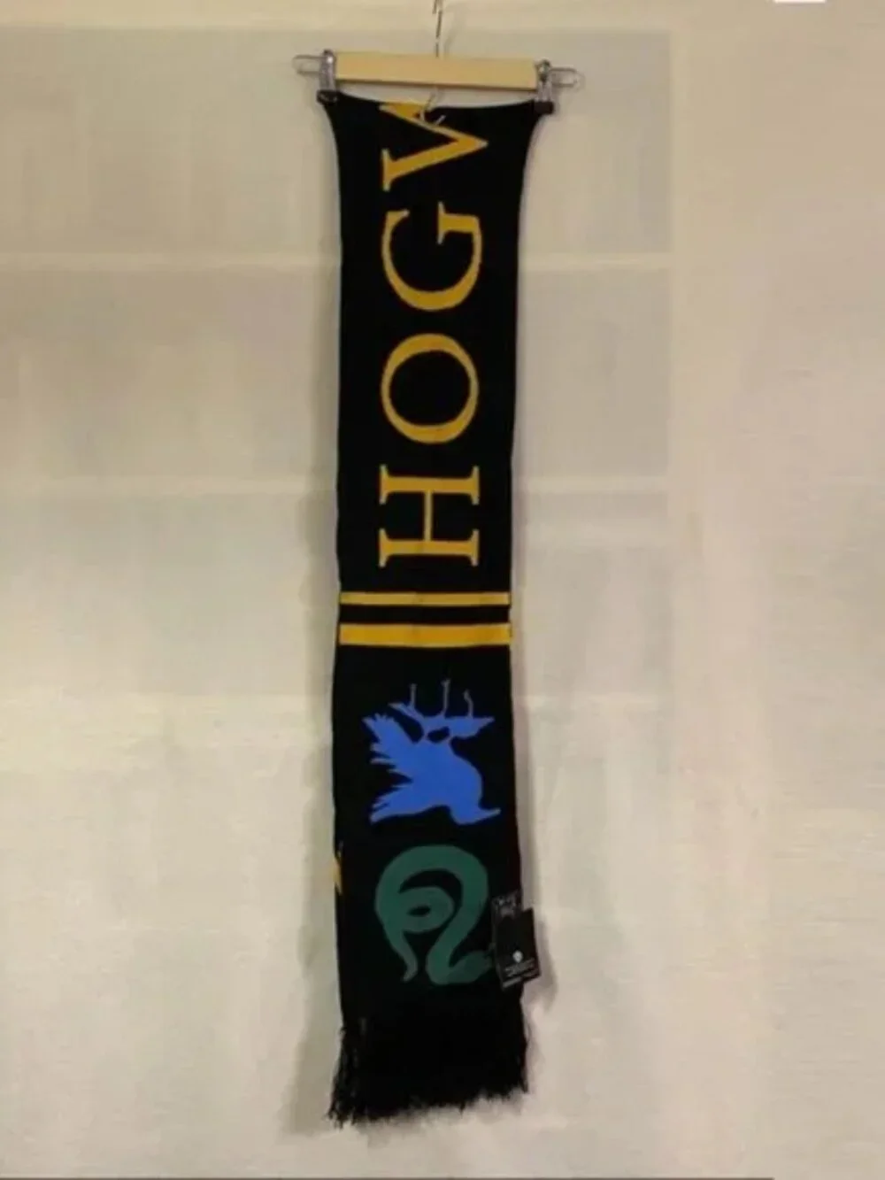 NWT Bioworld Harry Potter Hogwarts houses varsity knit beanie & scarf set